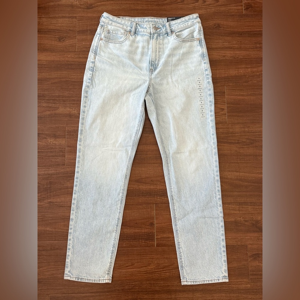 American Eagle Strigid Mom Jean Size 8R (Brand New w/ Tags)